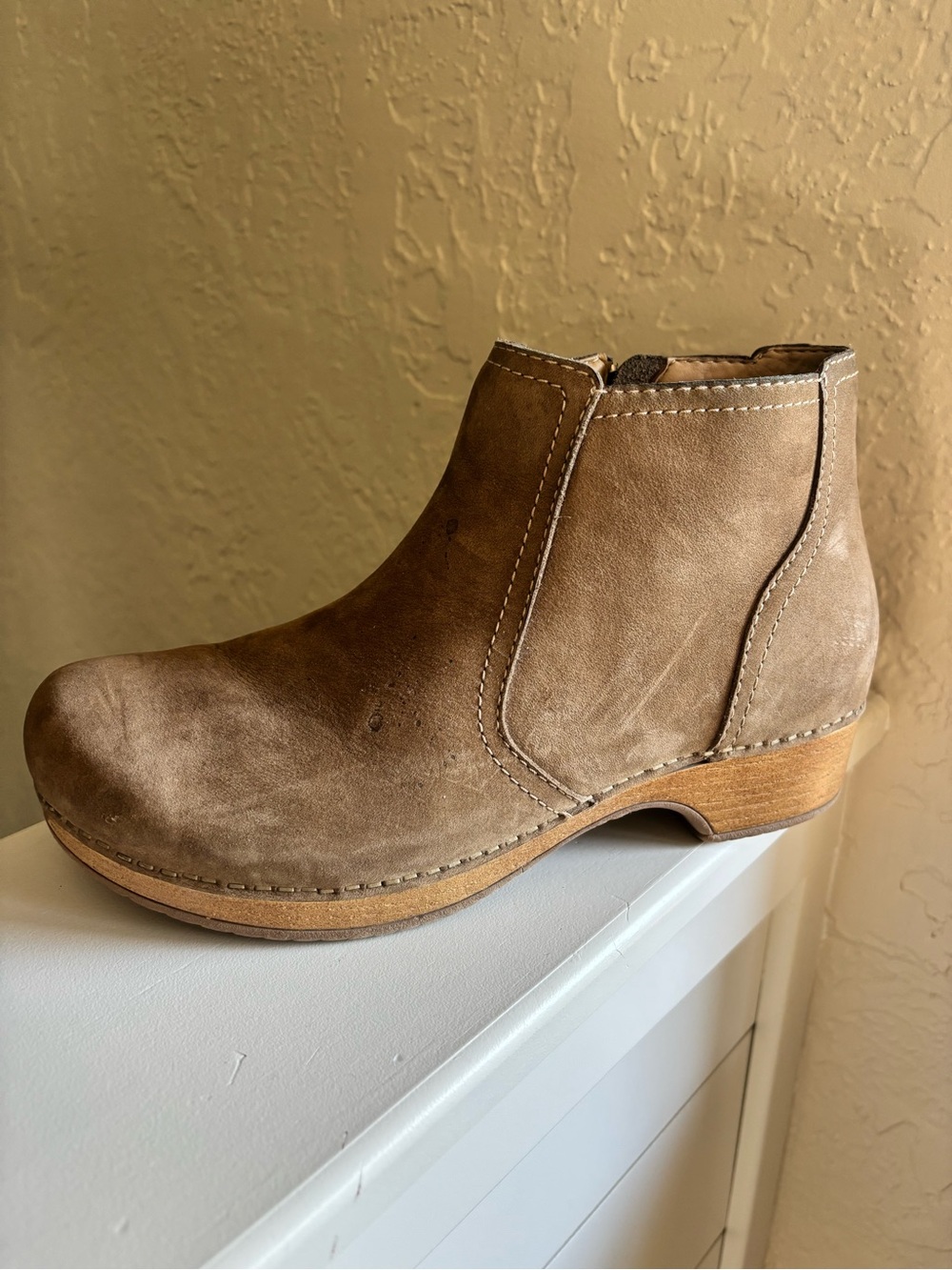 DANSKO Women's Tan Nubuck Leather 'Barbara' Ankle Boots Size 40 US 9.5/10 - Picture 5 of 16